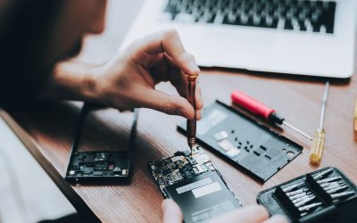 Professional vs. DIY Phone Repairs: When to Seek Help